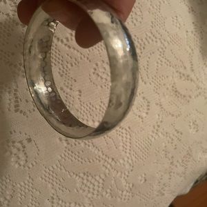 Bangle bracelet